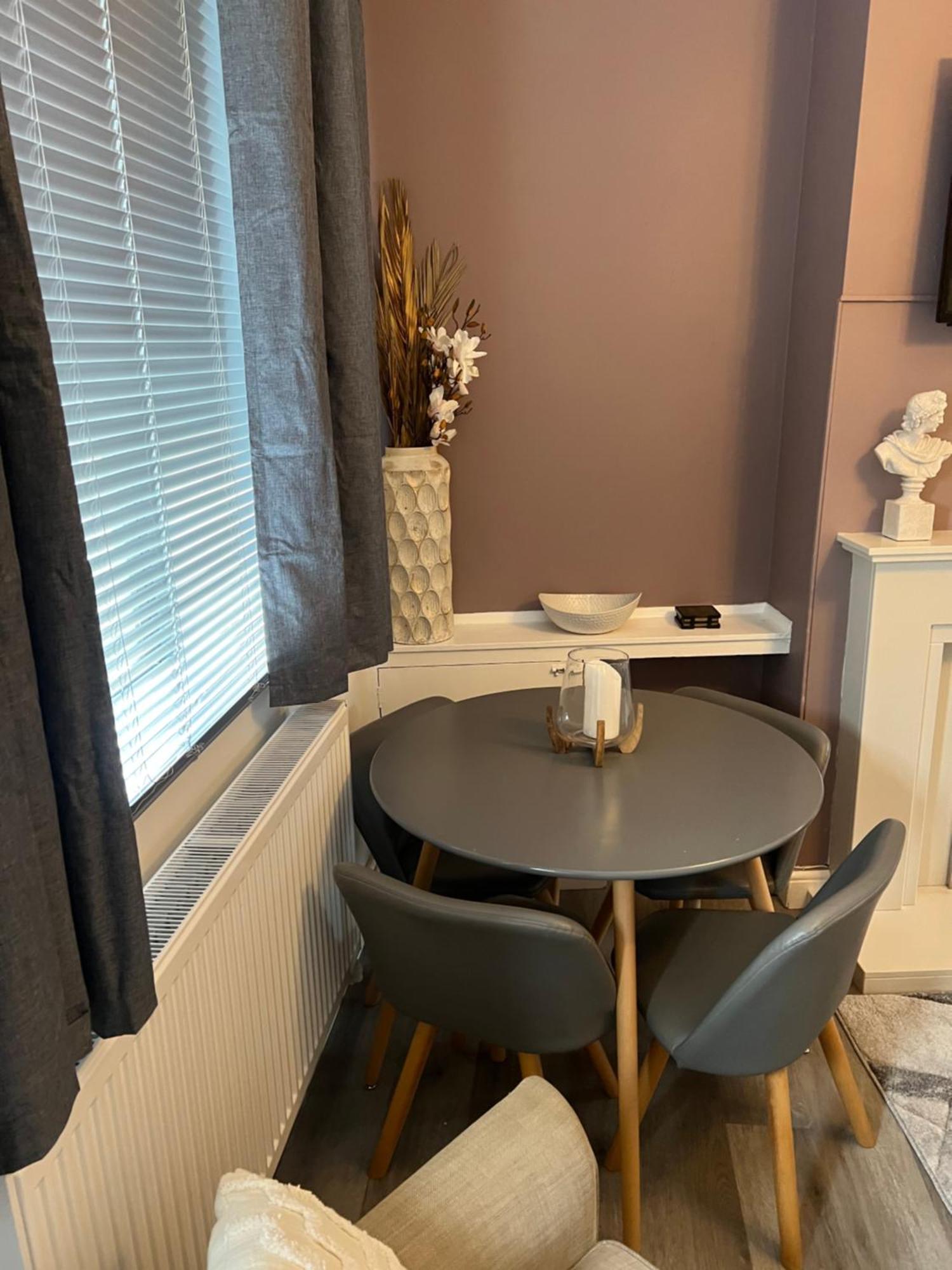 2 Bedroom Town Apartment Ipswich Eksteriør billede